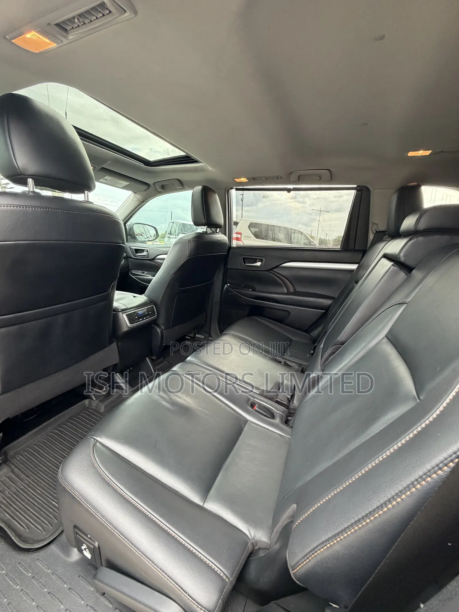 Toyota Highlander XLE 2019 Brown