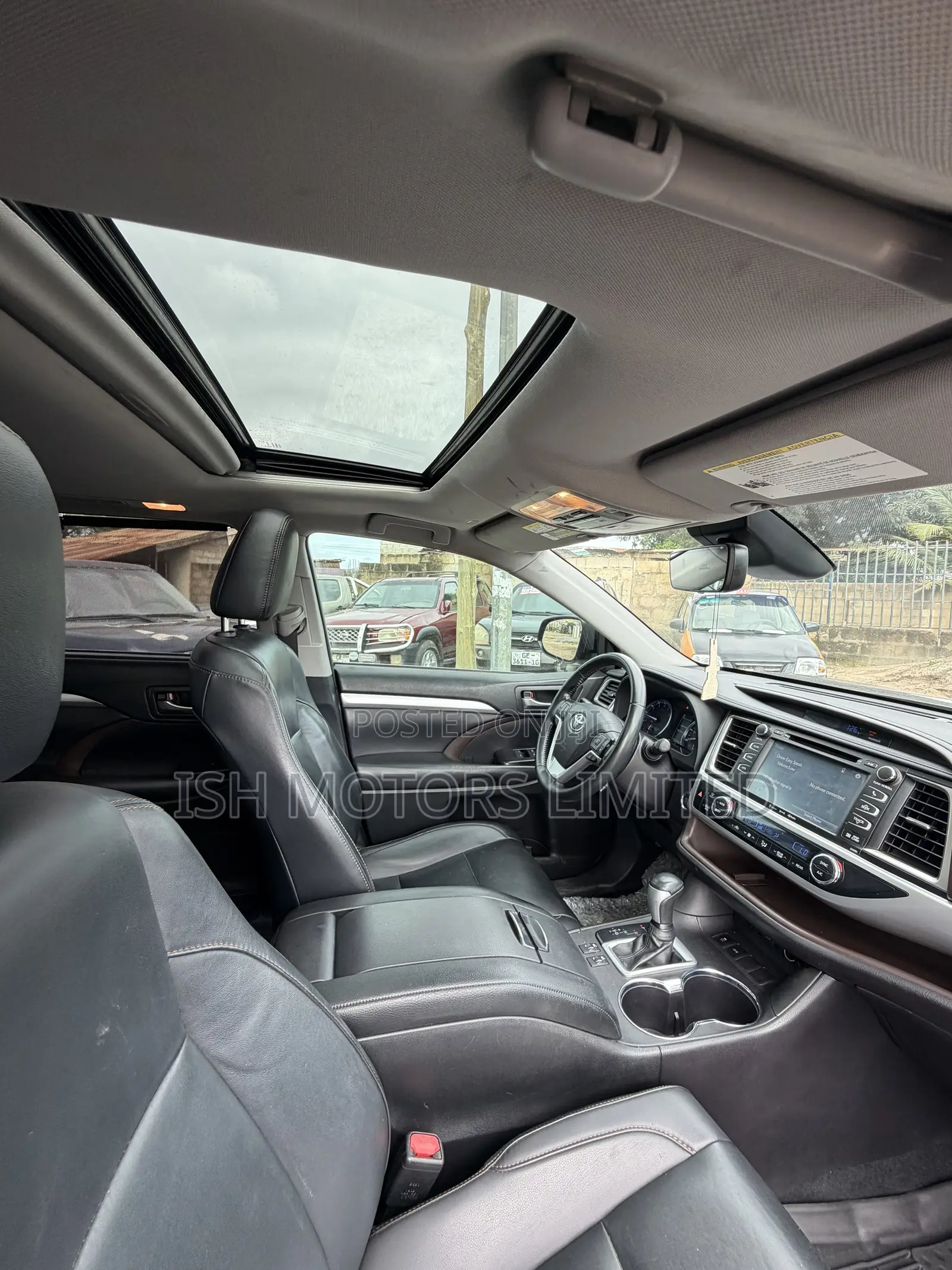 Toyota Highlander XLE 2019 Brown