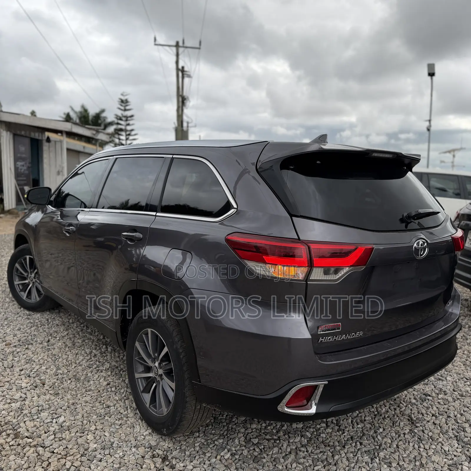 Toyota Highlander XLE 2019 Brown