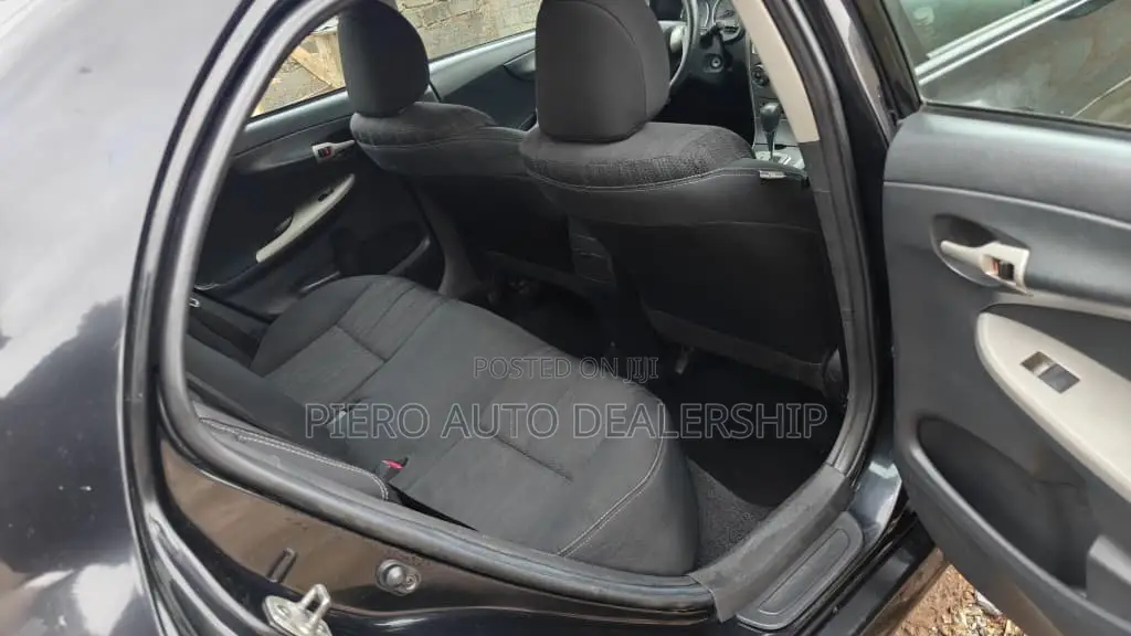 Toyota Corolla 2013 Black