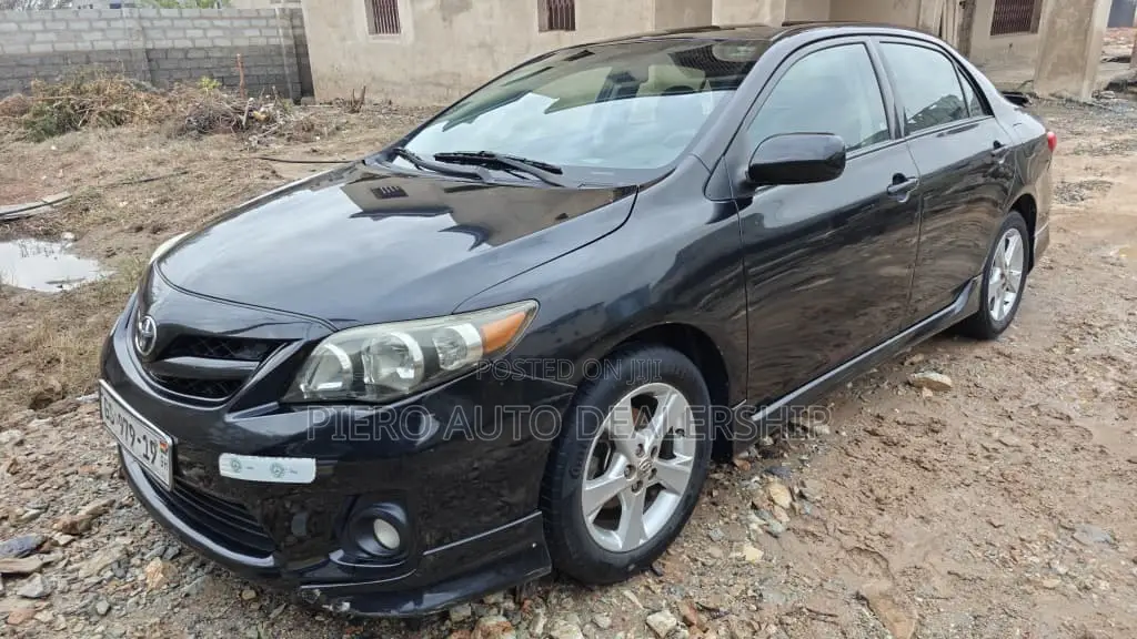 Toyota Corolla 2013 Black
