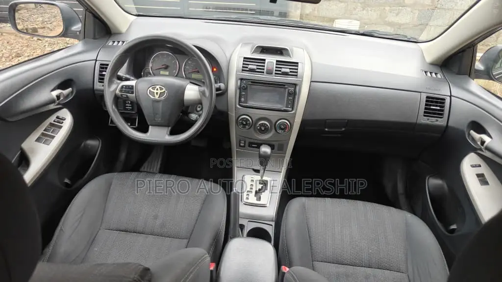 Toyota Corolla 2013 Black