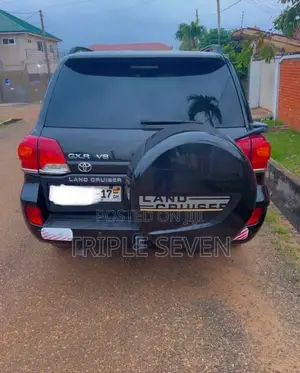 Toyota Land Cruiser 4.6 V8 GX-R 2014 Black