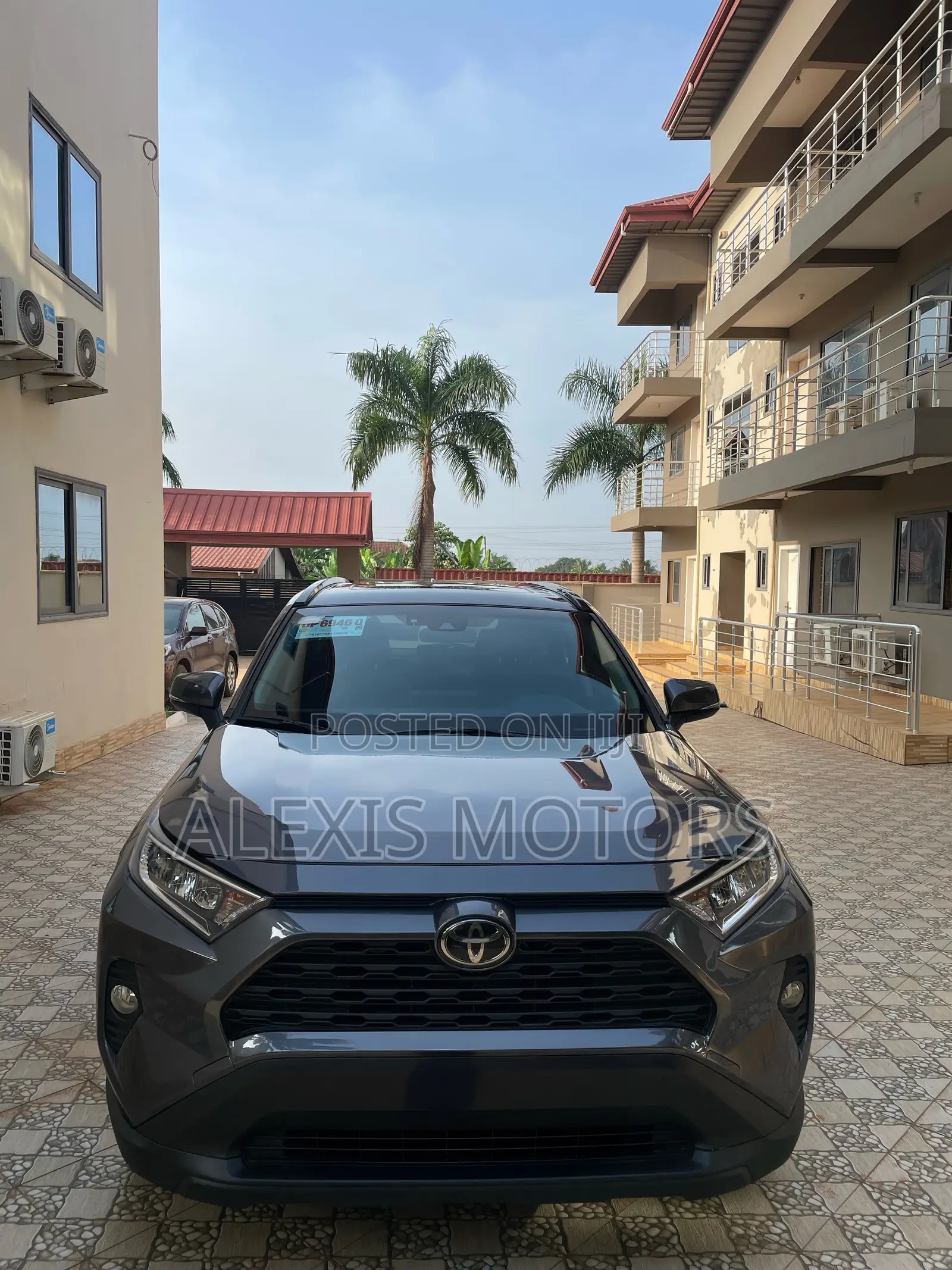 Toyota RAV4 XLE AWD 2019 Gray