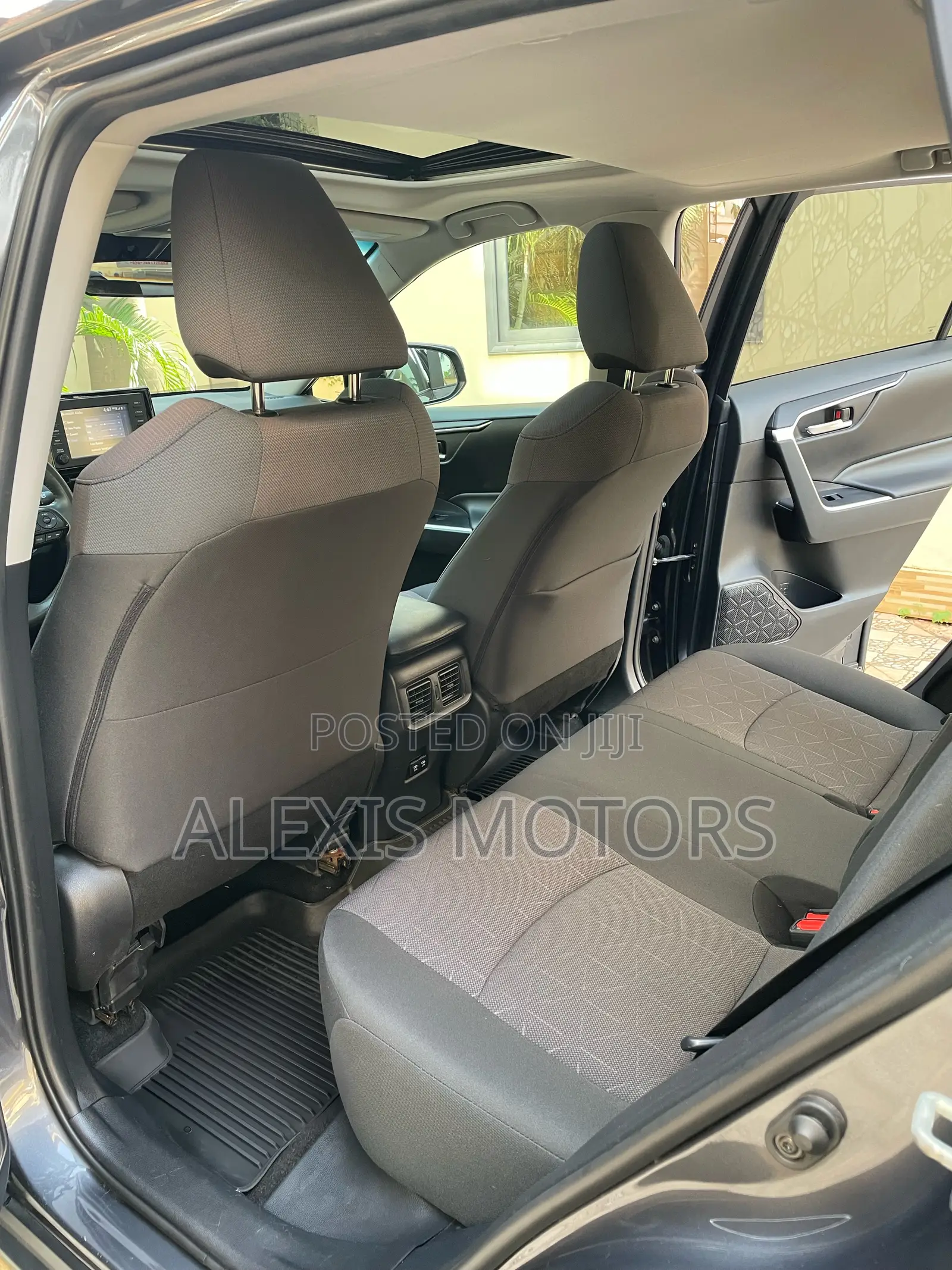 Toyota RAV4 XLE AWD 2019 Gray