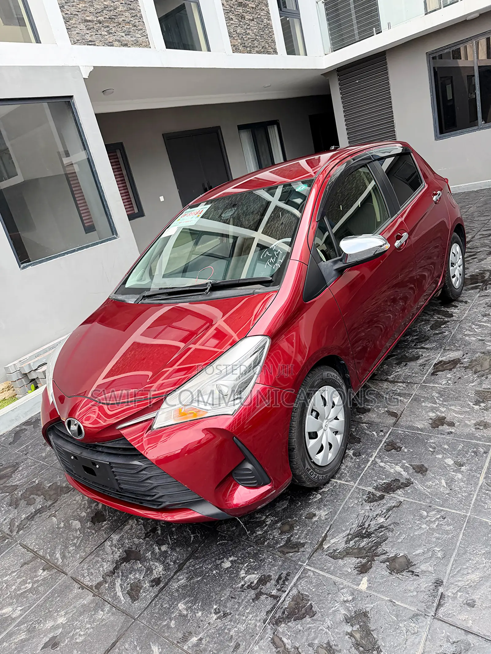 Toyota Vitz 1.3 FWD 5dr 2018 Maroon