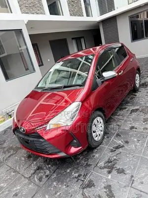 Toyota Vitz 1.3 FWD 5dr 2018 Maroon