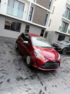 Toyota Vitz 1.3 FWD 5dr 2018 Maroon