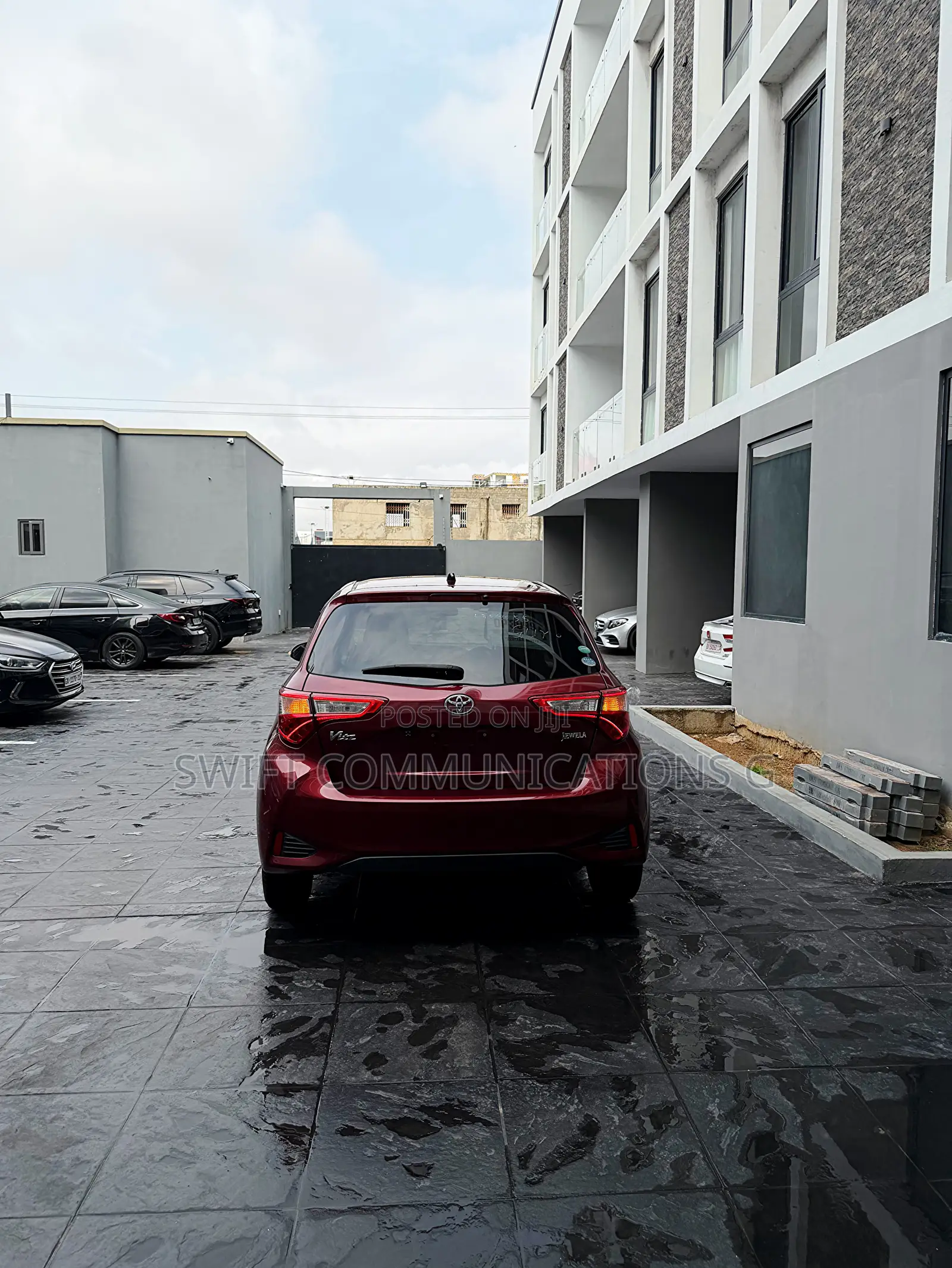 Toyota Vitz 1.3 FWD 5dr 2018 Maroon