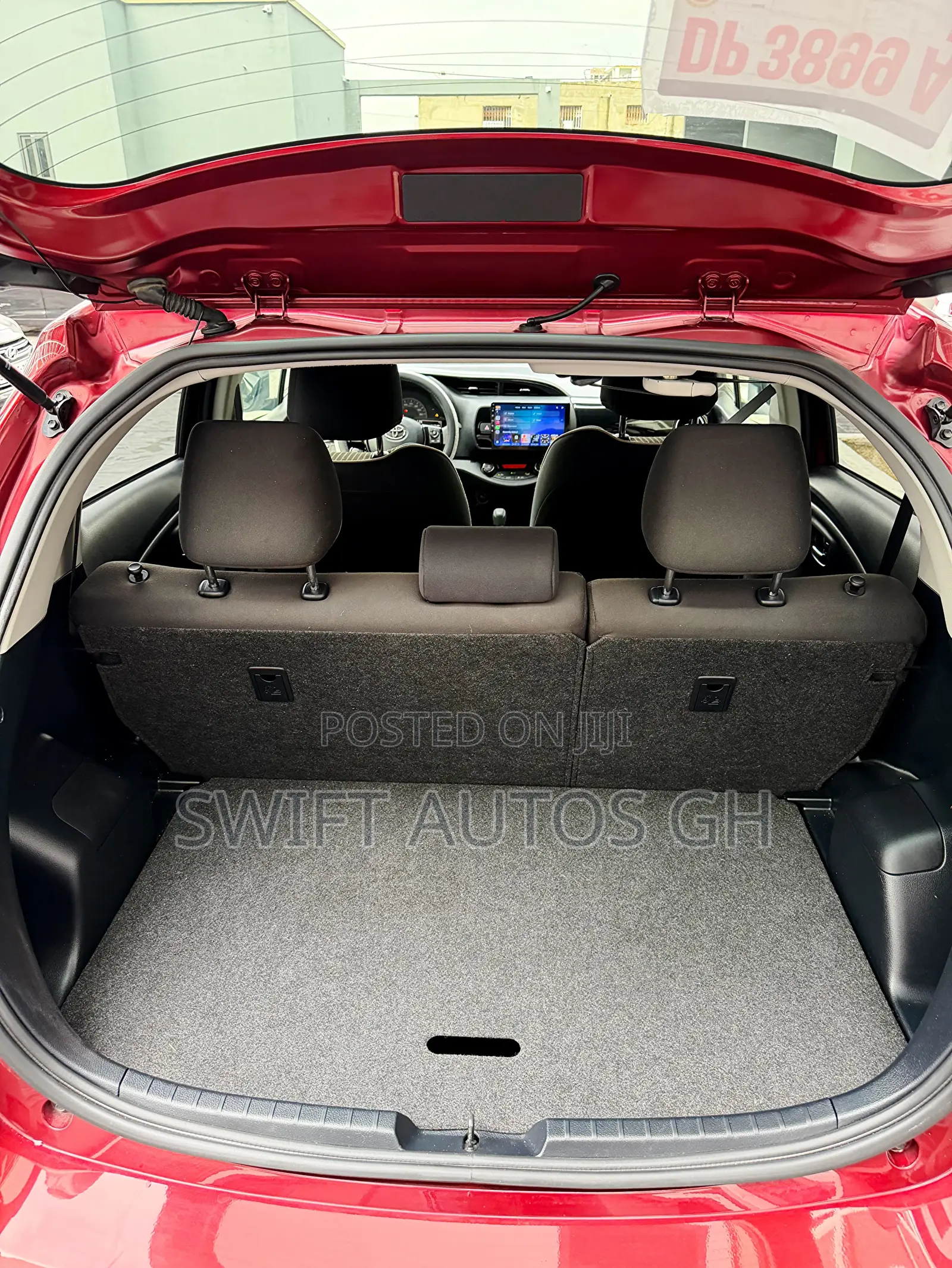 Toyota Vitz 1.3 FWD 5dr 2018 Maroon