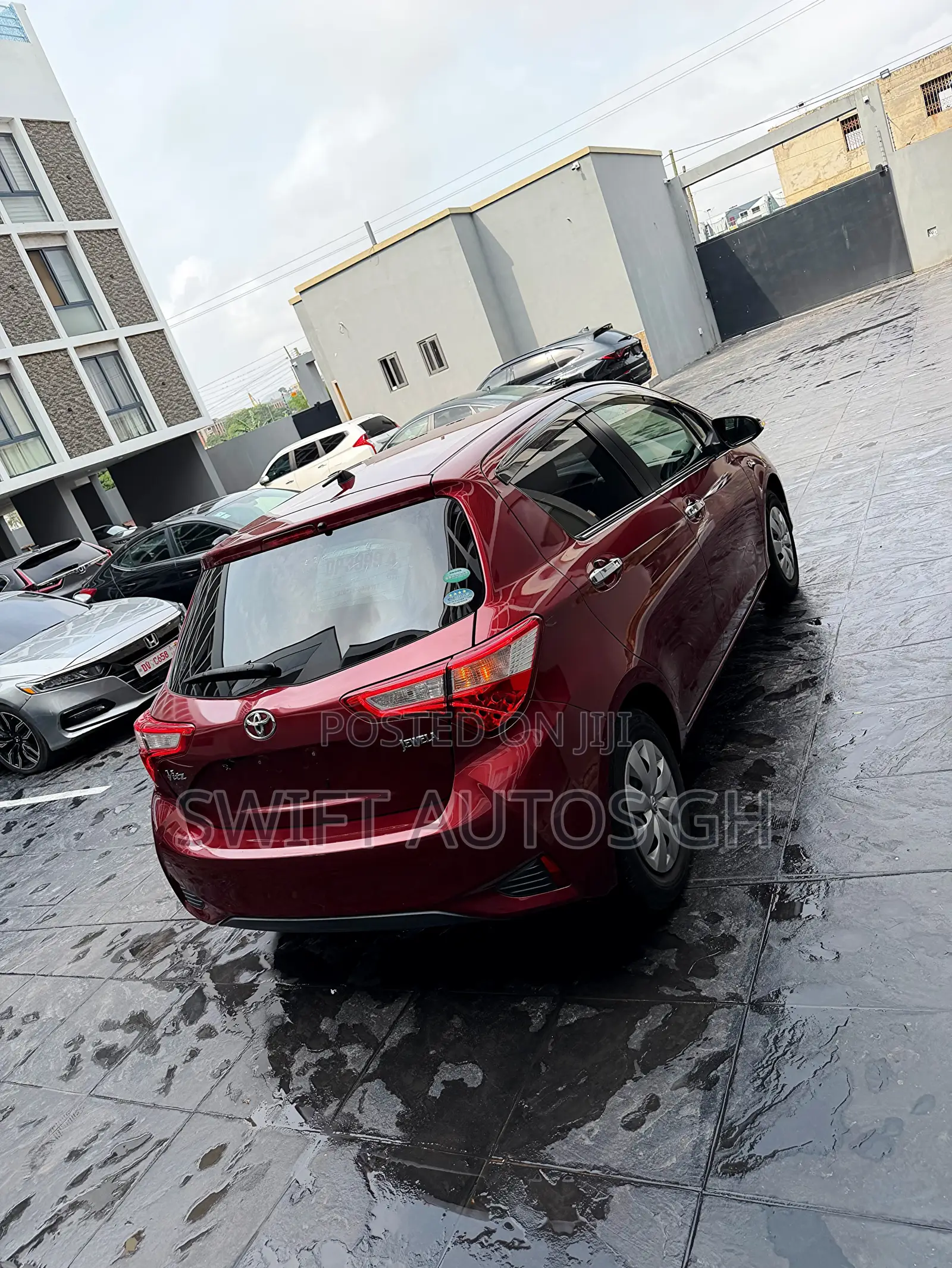 Toyota Vitz 1.3 FWD 5dr 2018 Maroon