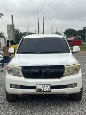 Toyota Land Cruiser 2009 White