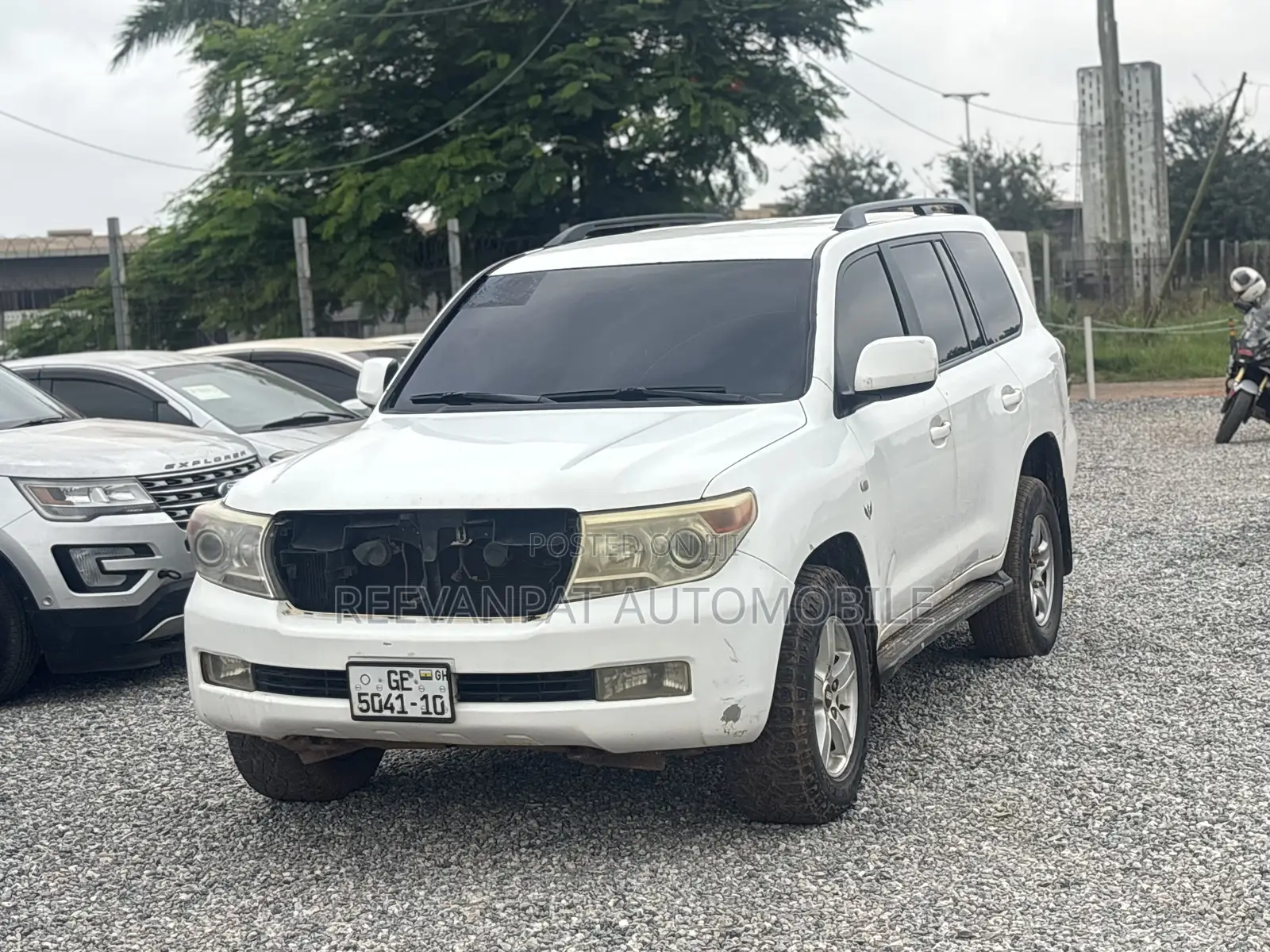 Toyota Land Cruiser 2009 White