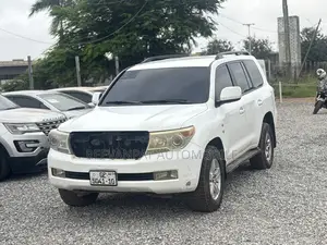 Toyota Land Cruiser 2009 White
