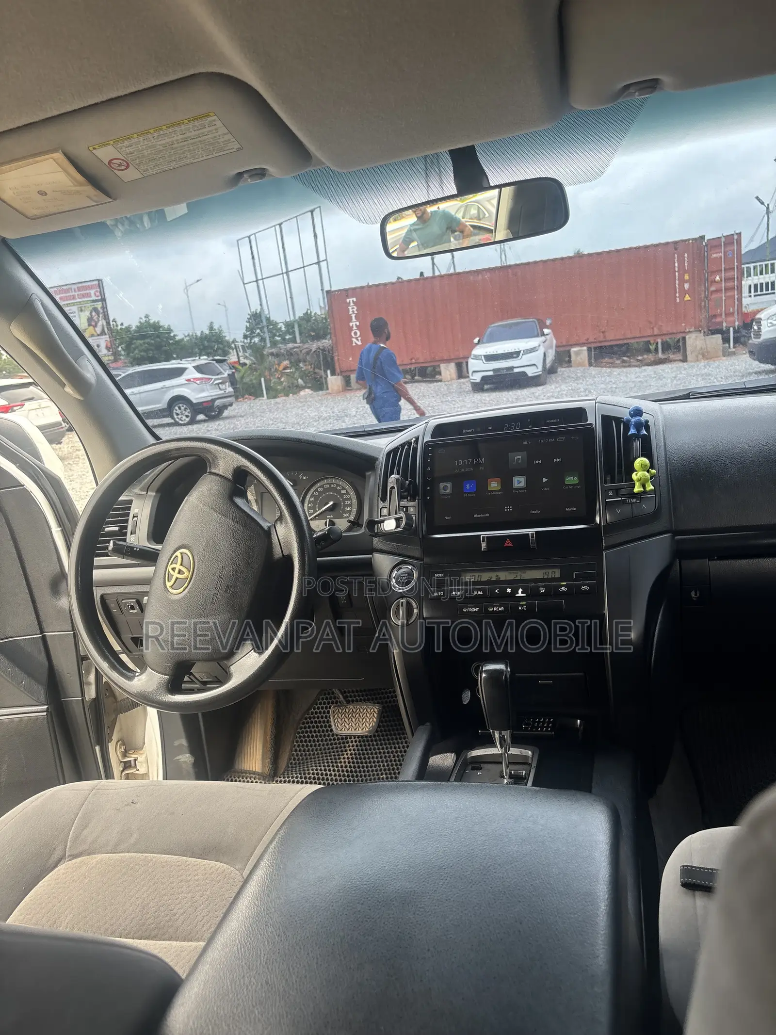 Toyota Land Cruiser 2009 White