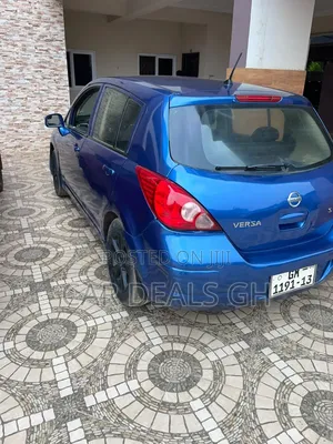 Nissan Versa 2010 Blue