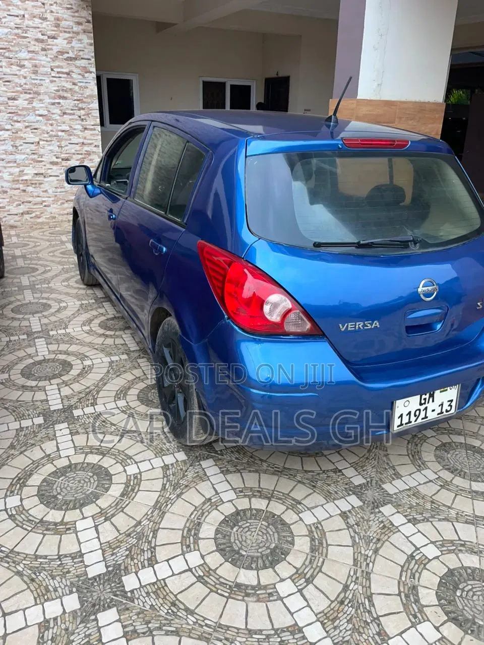 Nissan Versa 2010 Blue