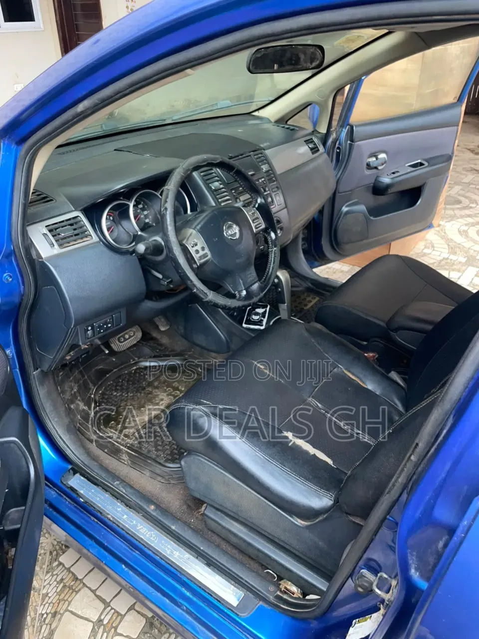 Nissan Versa 2010 Blue