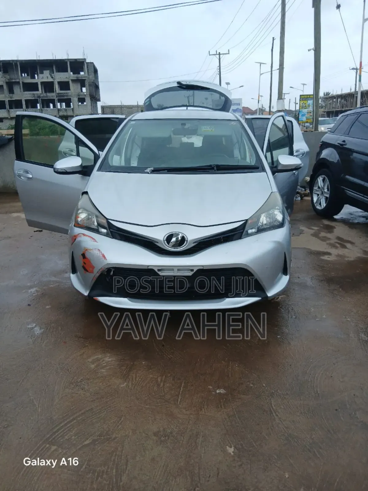 Toyota Vitz 1.0 FWD 5dr 2015 Silver
