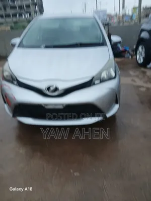 Toyota Vitz 1.0 FWD 5dr 2015 Silver