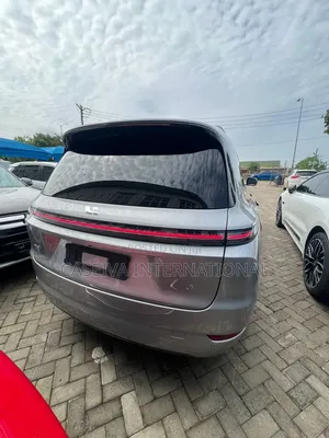 Li Auto L9 1.5 Hybrid AWD 2022 Silver