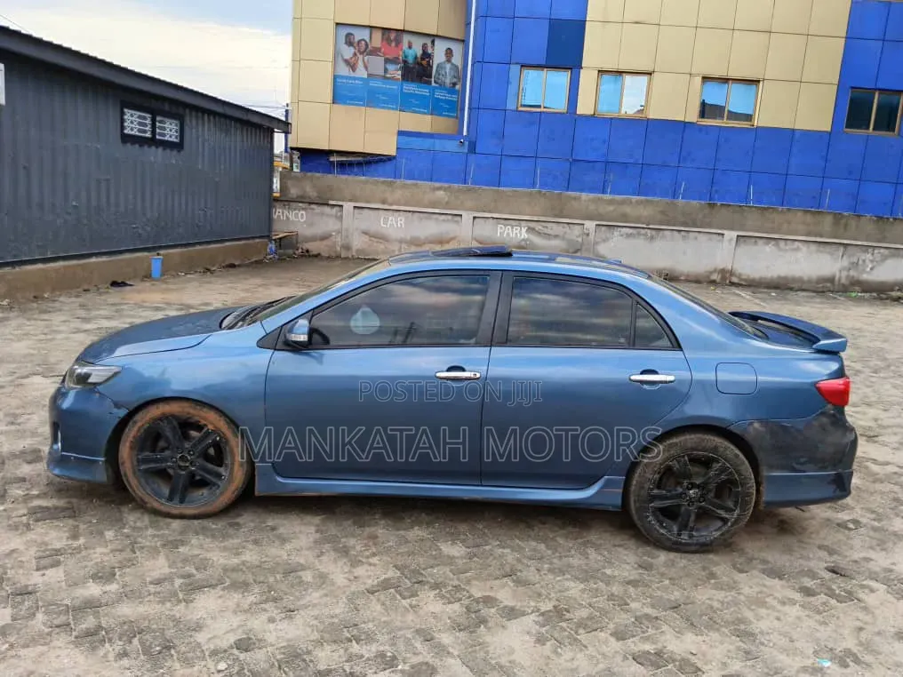 Toyota Corolla 2013 Blue