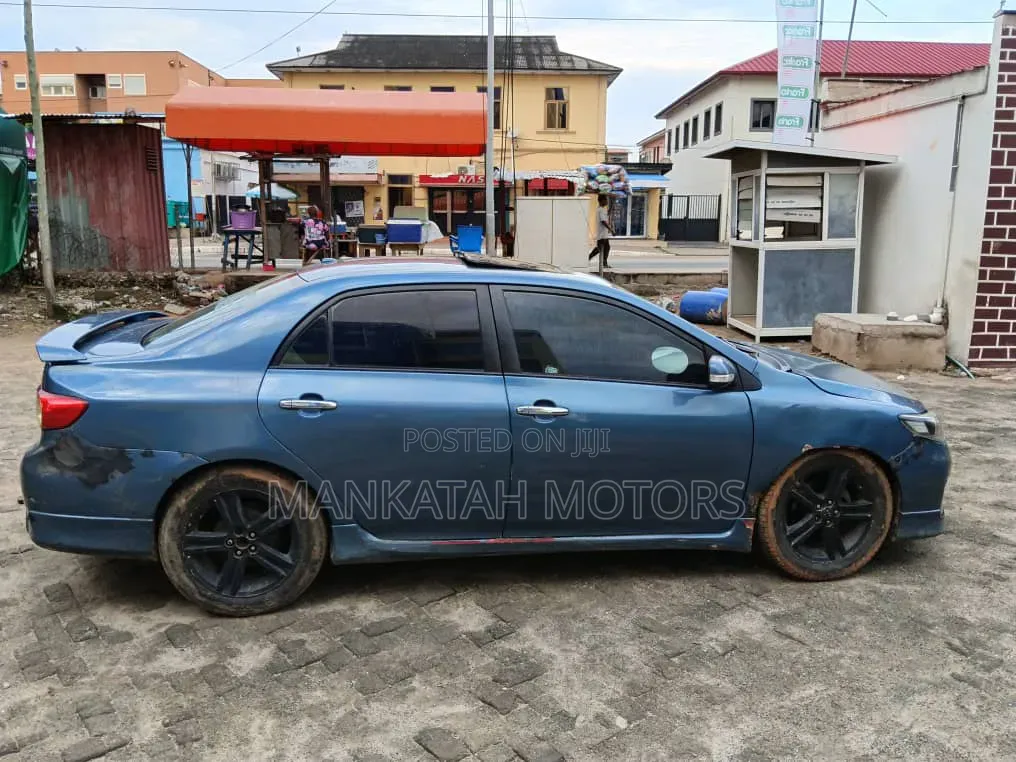 Toyota Corolla 2013 Blue