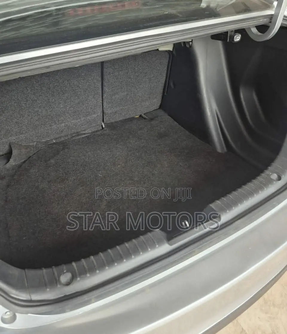 Toyota Yaris iA 1.5 FWD 2019 Silver