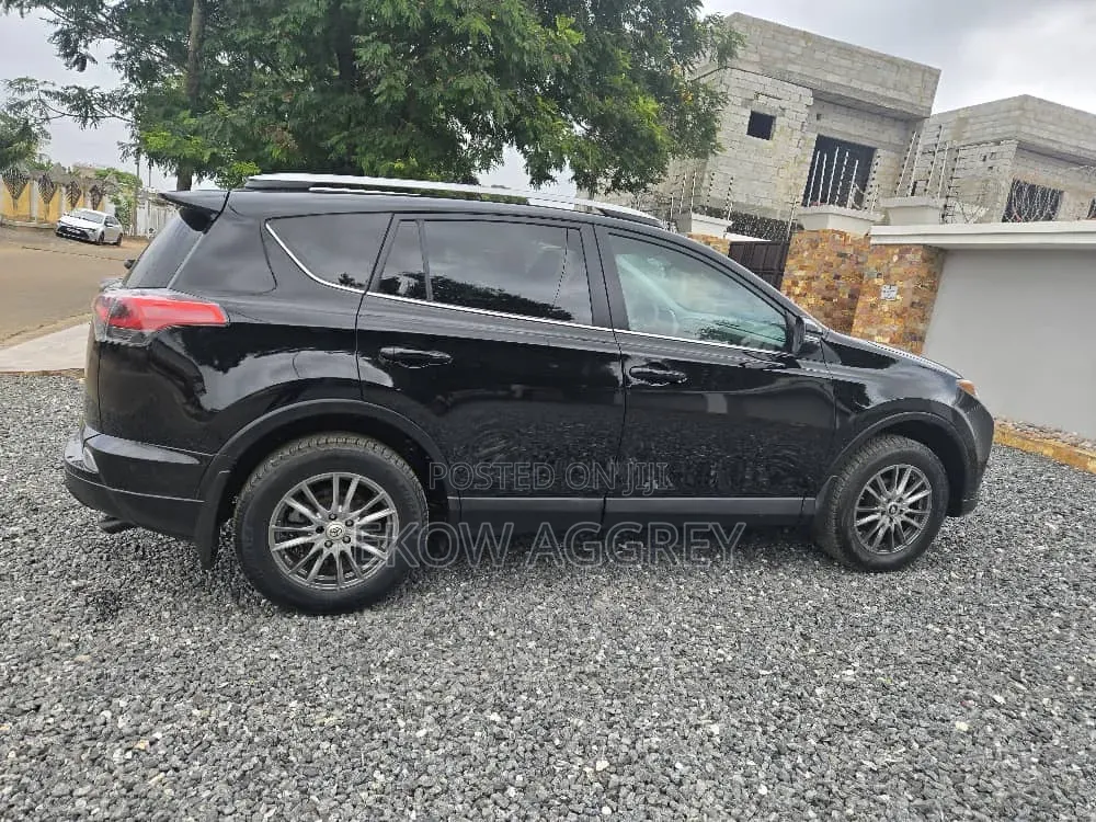 Toyota RAV4 LE 4dr SUV AWD (2.5L 4cyl 6A) 2018 Black