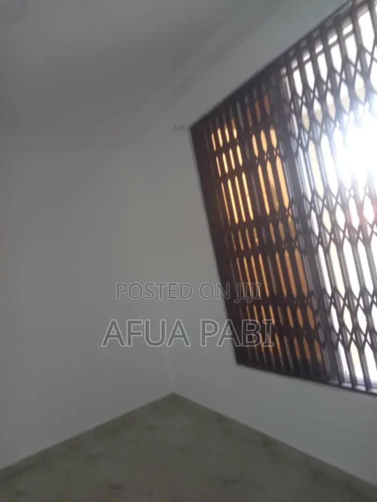 3bdrm Townhouse/Terrace in Abokobi, Accra Metropolitan for sale