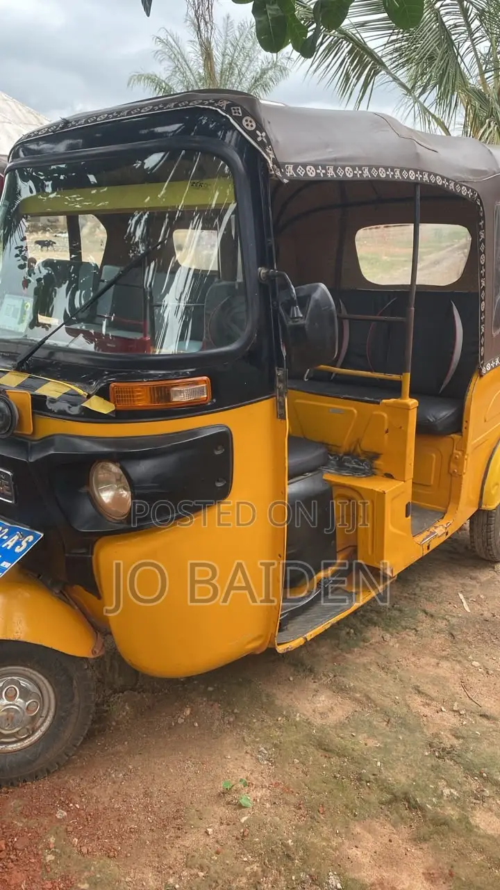 Bajaj RE 2023 Yellow