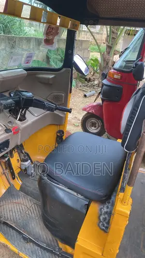 Bajaj RE 2023 Yellow