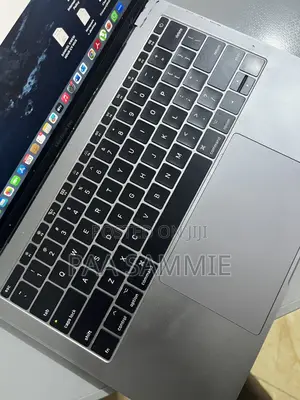 Laptop Apple MacBook Pro 2017 8GB Intel Core i5 SSD 256GB