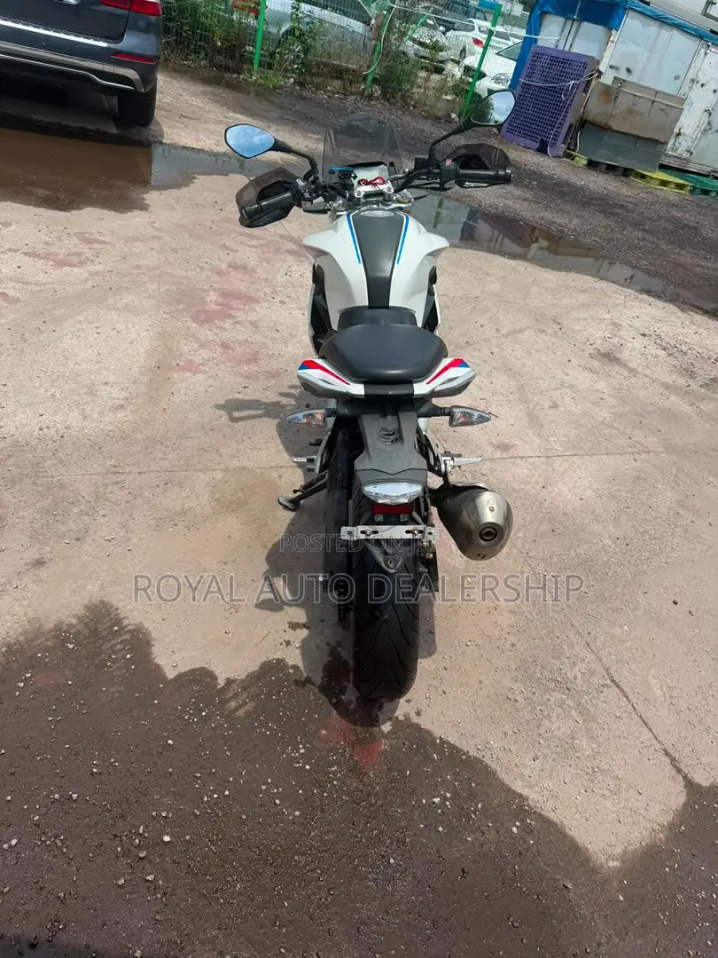 BMW G 310 R 2017 White