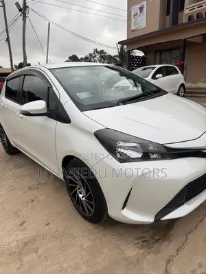 Toyota Vitz 1.3 FWD 5dr 2015 White
