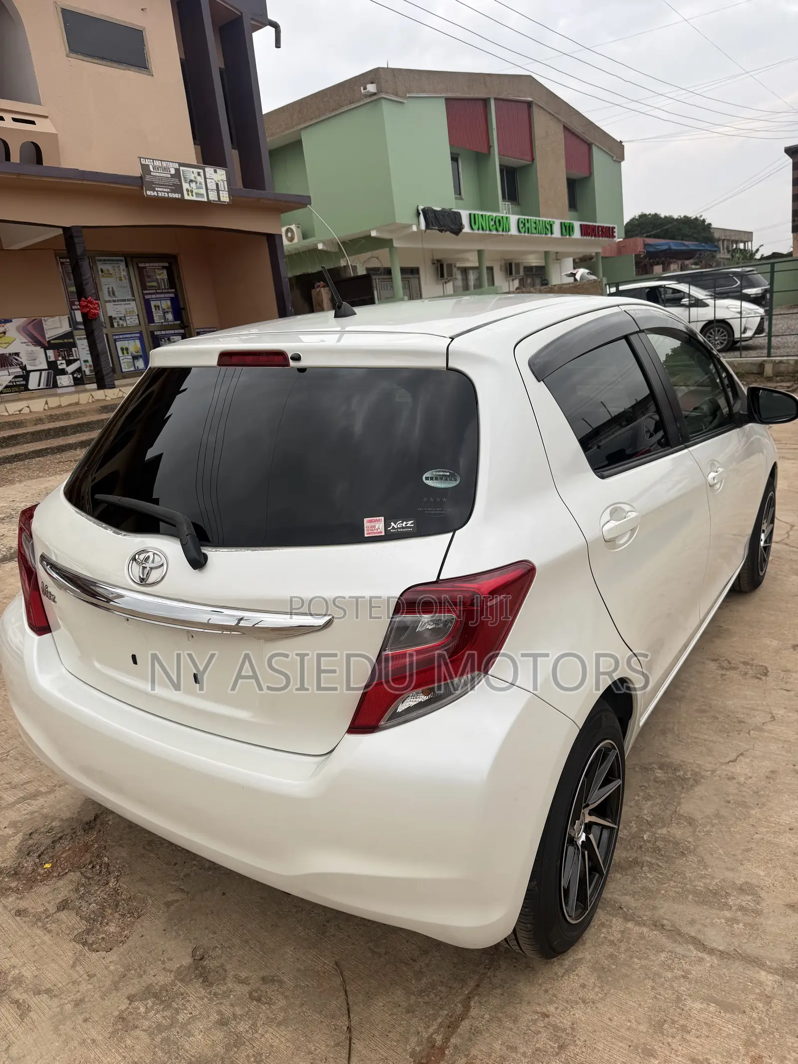 Toyota Vitz 1.3 FWD 5dr 2015 White