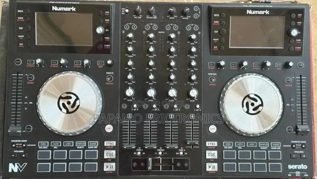 Numark Nv 4-Channel Dual-Display Serato Dj Controller