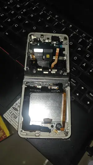 Samsung Galaxy Z Flip 4 Screen