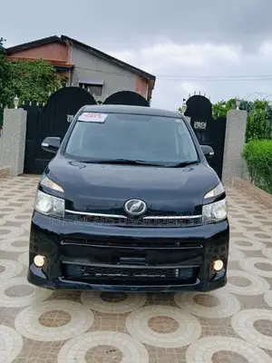 Toyota Voxy X L Edition 2WD 8-Seater 2012 Black