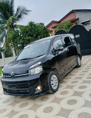 Toyota Voxy X L Edition 2WD 8-Seater 2012 Black
