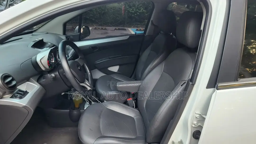 Chevrolet Spark 1LT 4dr Hatchback (1.2L 4cyl 5M) 2015 White