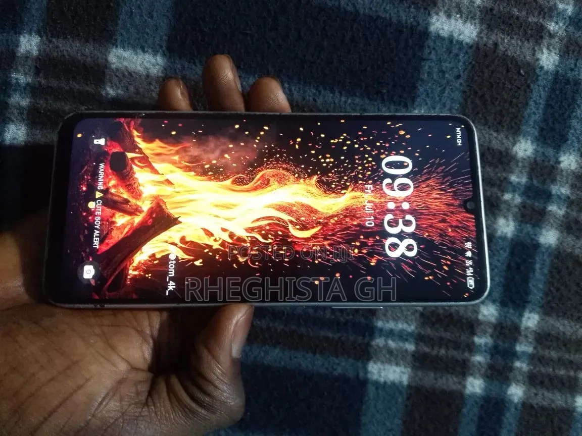Itel City 100 128 GB Gray