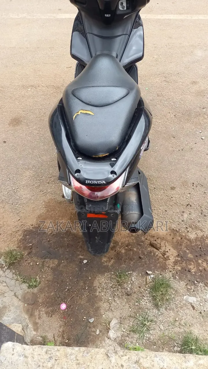 Honda 2022 Black