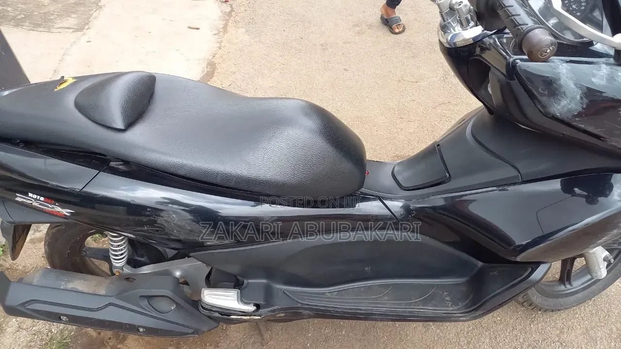 Honda 2022 Black