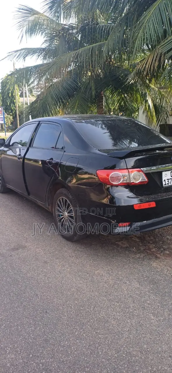Toyota Corolla 2013 Black