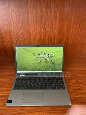 New Laptop Dell Latitude 5550 8GB Intel Core Ultra 5 SSD 256GB