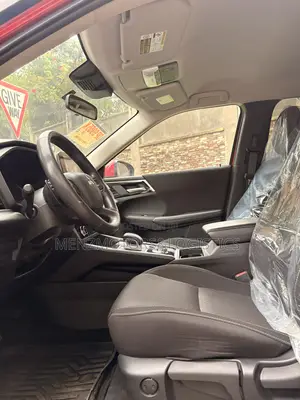 Mitsubishi Outlander ES 2024 Red