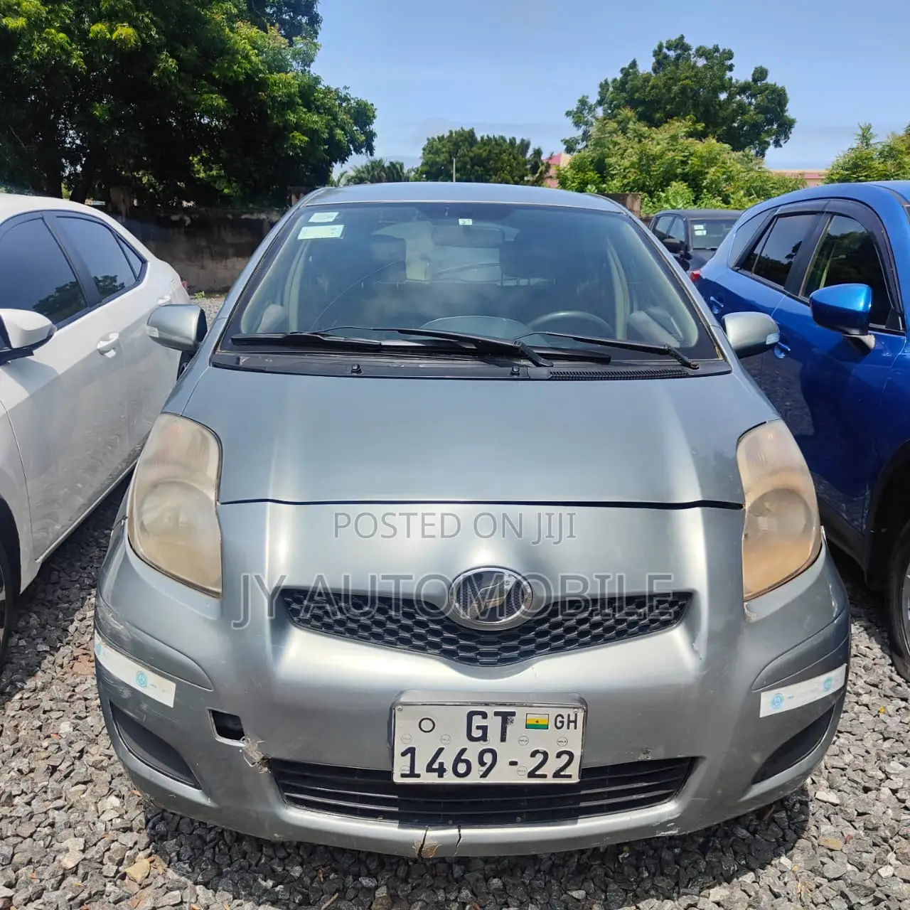 Toyota Vitz 1.3 FWD 3dr 2010 Silver