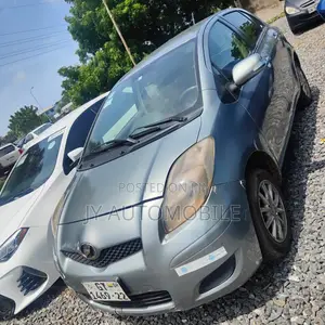 Toyota Vitz 1.3 FWD 3dr 2010 Silver