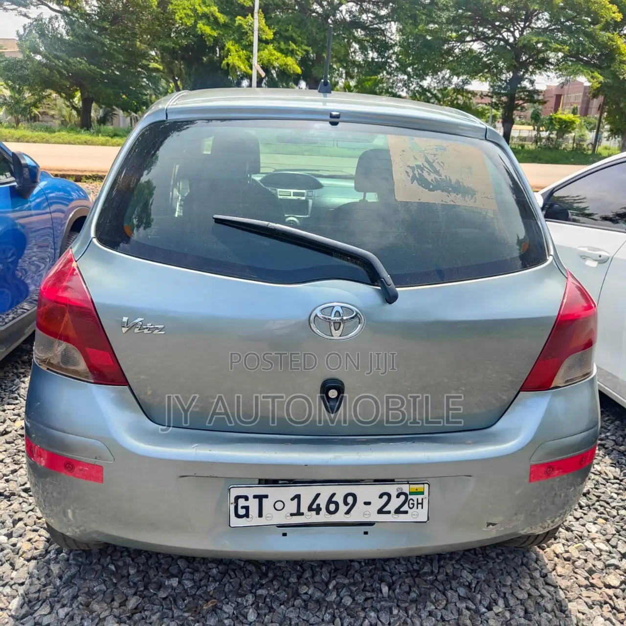Toyota Vitz 1.3 FWD 3dr 2010 Silver